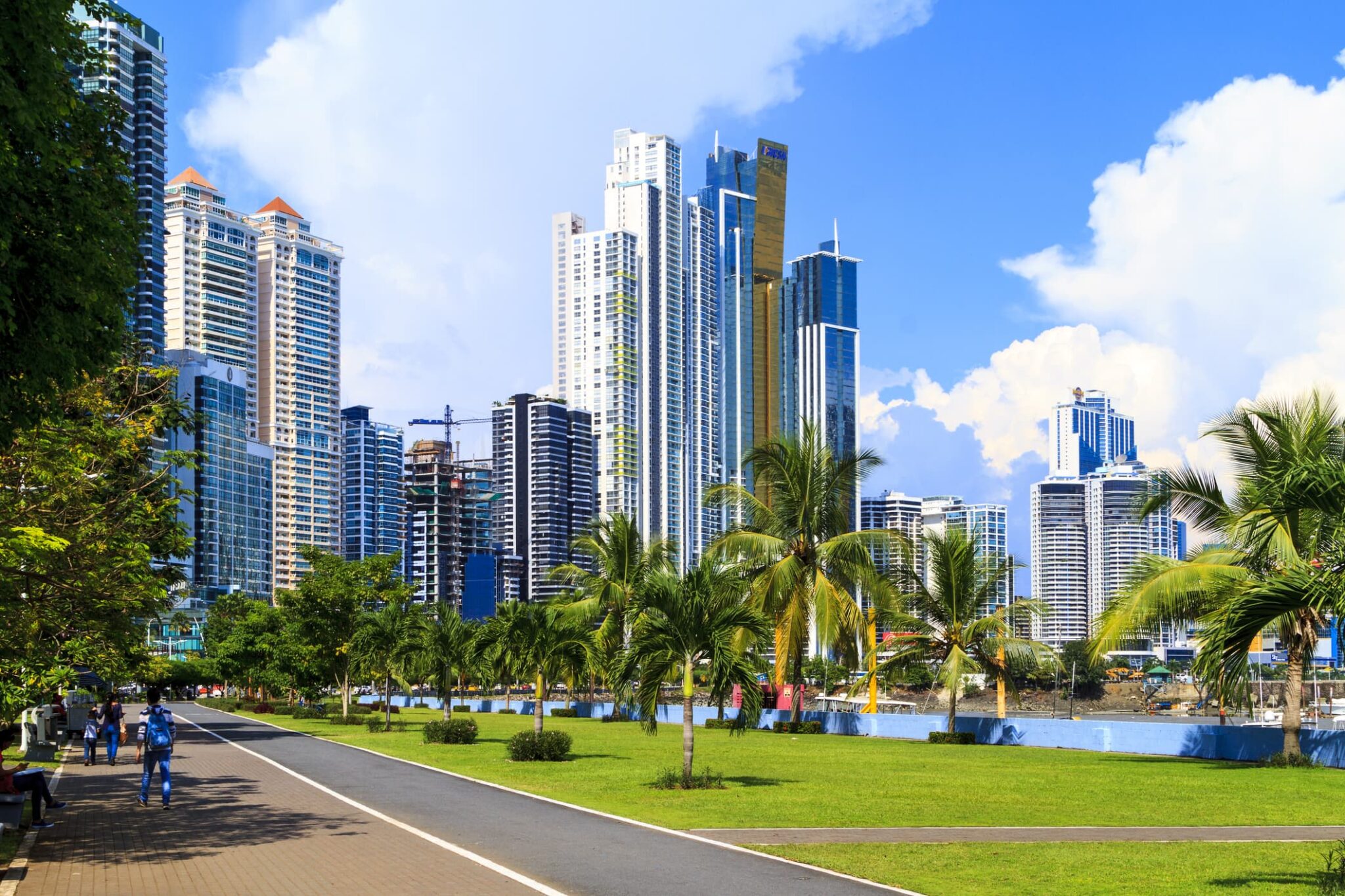 Panama-City-daytime-2048x1365-1